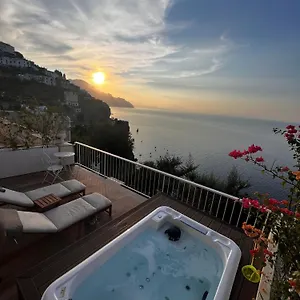 Seajewelsdeluxurysuites Couette-café Amalfi